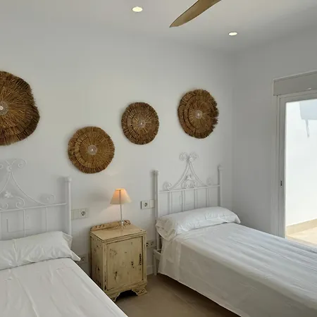 Sea And Mountain Views Penthouse In Guadalmina - Eaw Homes *