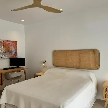 Sea And Mountain Views Penthouse In Guadalmina - Eaw Homes *